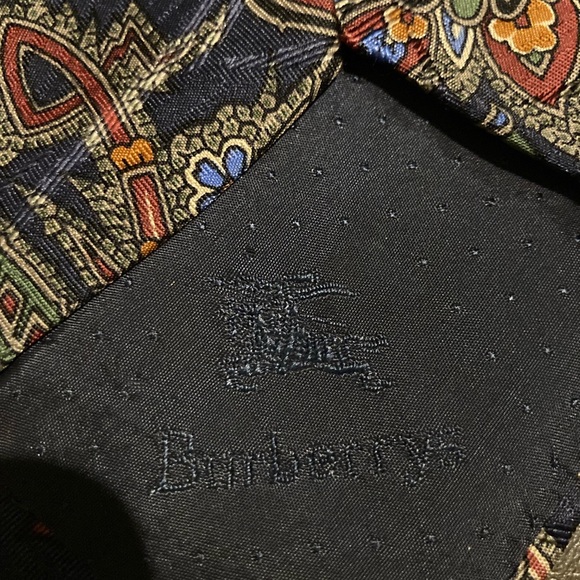 Burberry necktie - Picture 4 of 5
